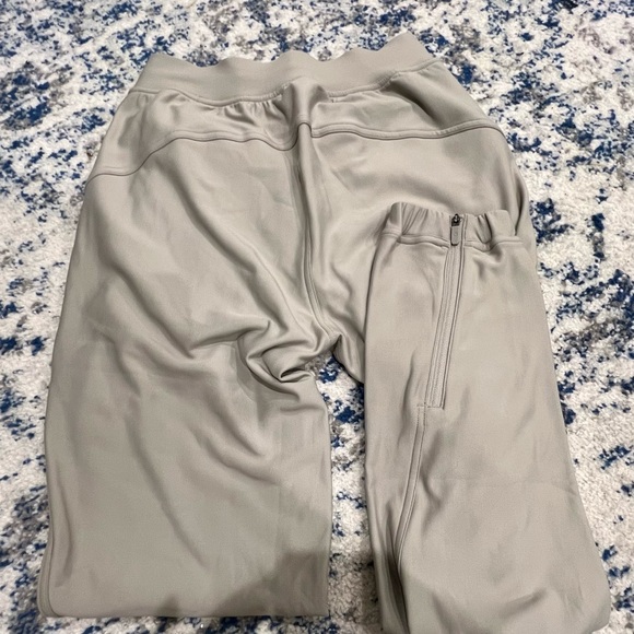 Lululemon adapted state joggers size 2 - Picture 2 of 2